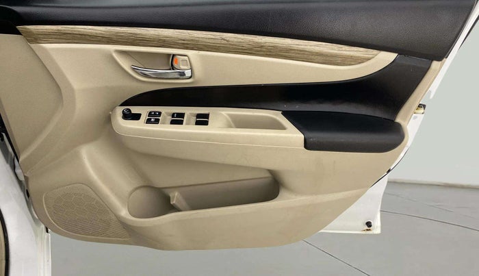 2018 Maruti Ciaz DELTA 1.5 SHVS MT PETROL, Petrol, Manual, 49,626 km, Driver Side Door Panels Control