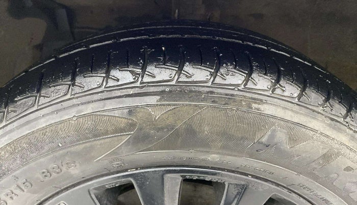 2018 Maruti Ciaz DELTA 1.5 SHVS MT PETROL, Petrol, Manual, 49,626 km, Left Front Tyre Tread