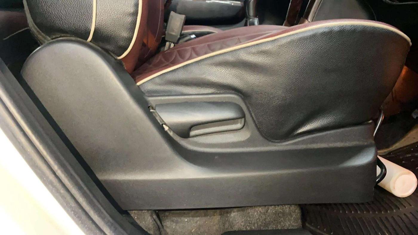 2018 Maruti Ertiga VDI SHVS, Diesel, Manual, 27,891 km, Driver Side Adjustment Panel