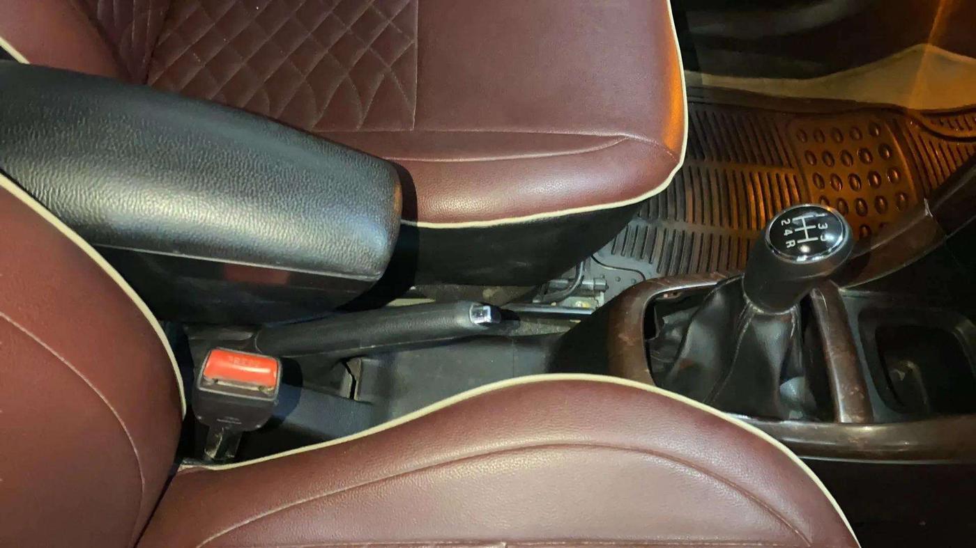 2018 Maruti Ertiga VDI SHVS, Diesel, Manual, 27,891 km, Gear Lever