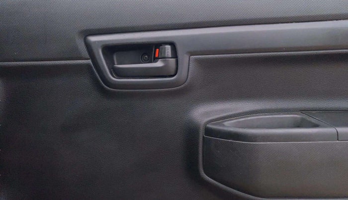 2022 Maruti S PRESSO VXI+, Petrol, Manual, 54,069 km, Driver Side Door Panels Control