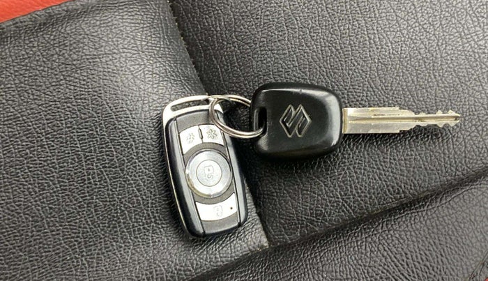 2015 Maruti Alto 800 LXI, Petrol, Manual, 9,397 km, Key Close Up