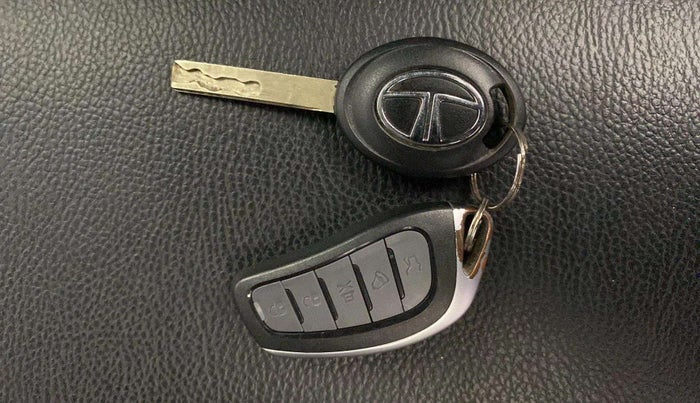 2020 Tata TIGOR XE PETROL, Petrol, Manual, 28,259 km, Key Close Up