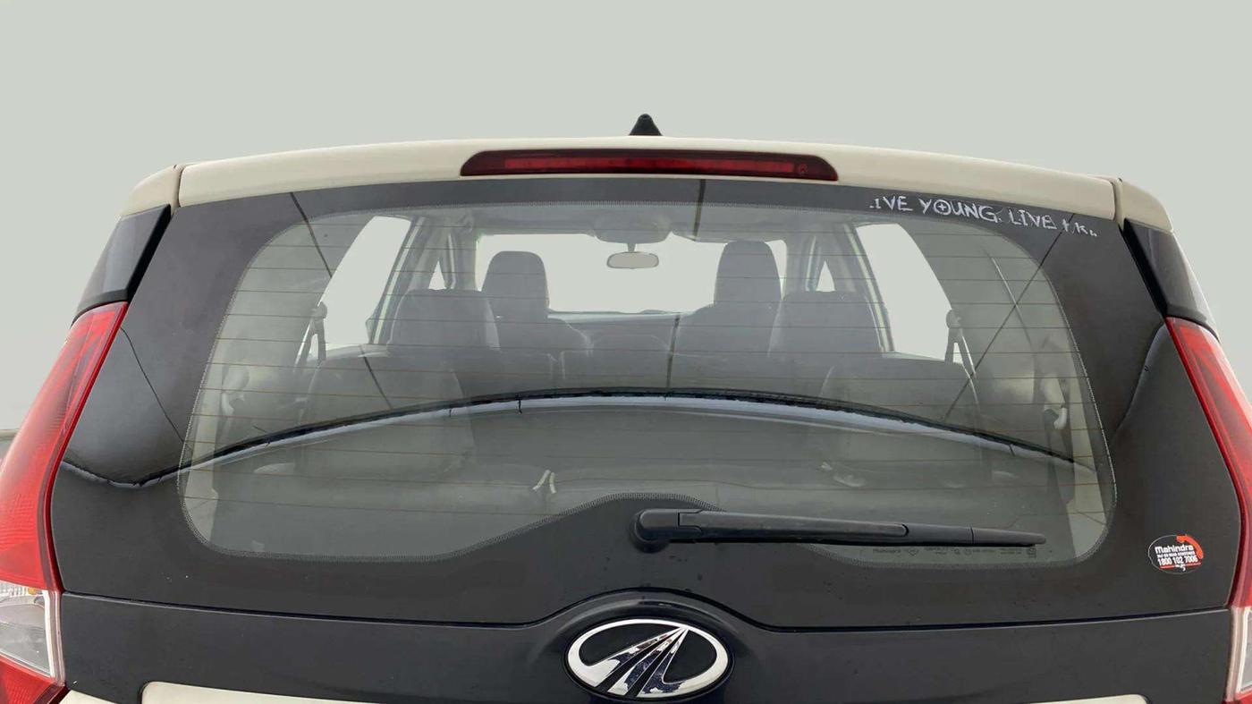 2019 Mahindra MARAZZO M4 8 STR, Diesel, Manual, 33,317 km, Rear Windshield