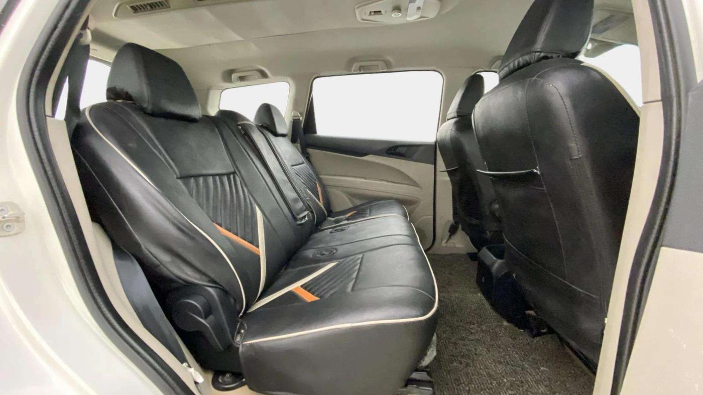 2019 Mahindra MARAZZO M4 8 STR, Diesel, Manual, 33,317 km, Right Side Rear Door Cabin