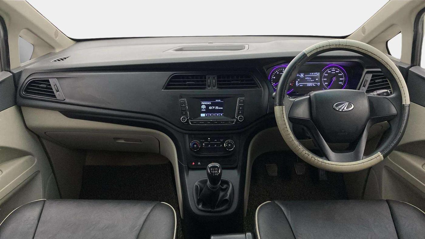 2019 Mahindra MARAZZO M4 8 STR, Diesel, Manual, 33,317 km, Dashboard