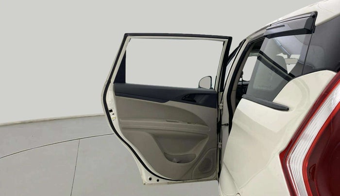 2019 Mahindra MARAZZO M4 8 STR, Diesel, Manual, 33,215 km, LHS Rear Door