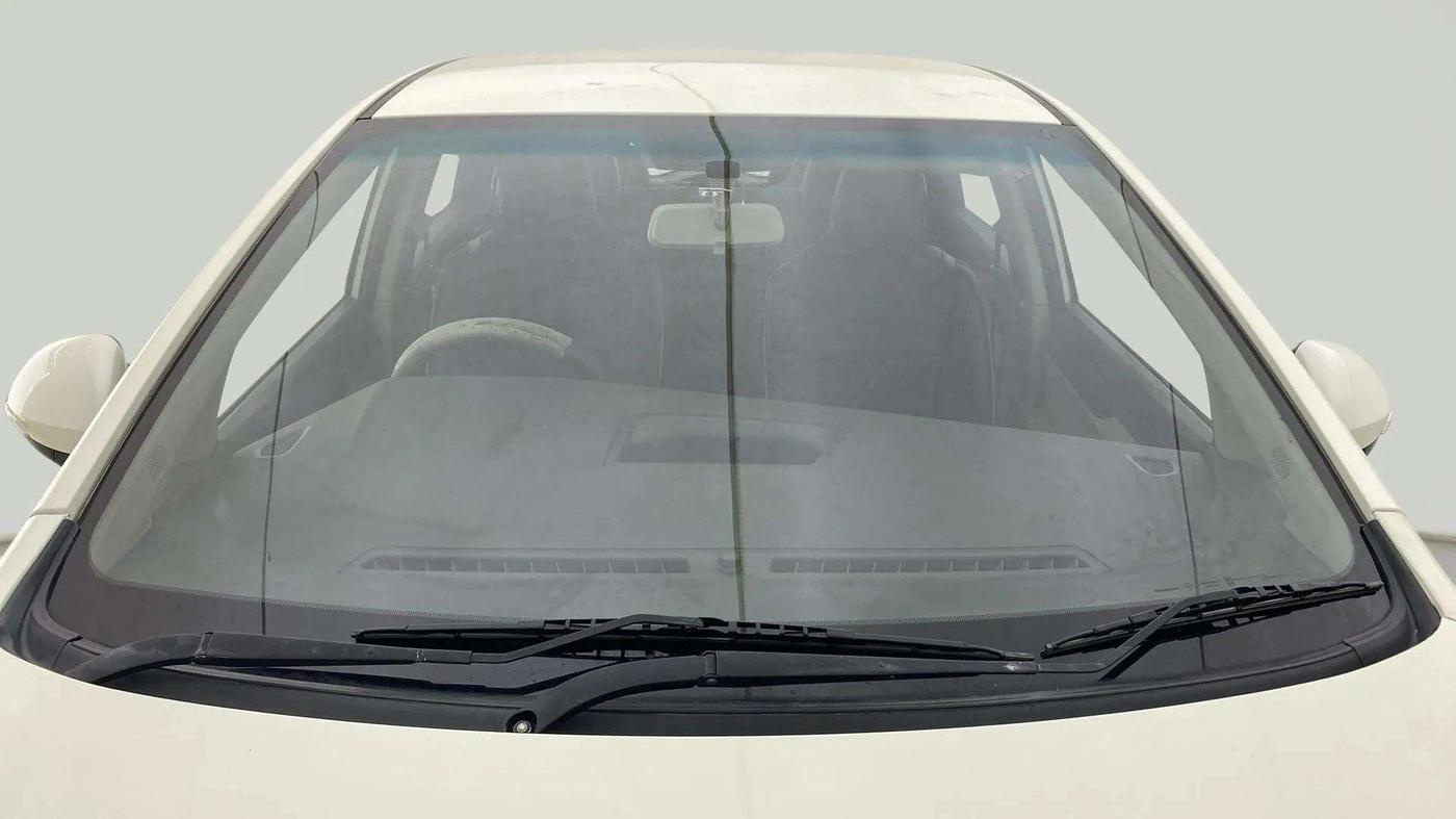 2019 Mahindra MARAZZO M4 8 STR, Diesel, Manual, 33,317 km, Front Windshield
