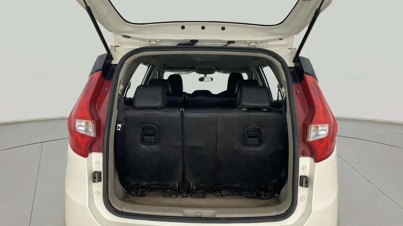 2019 Mahindra MARAZZO M4 8 STR, Diesel, Manual, 33,317 km, Boot Inside