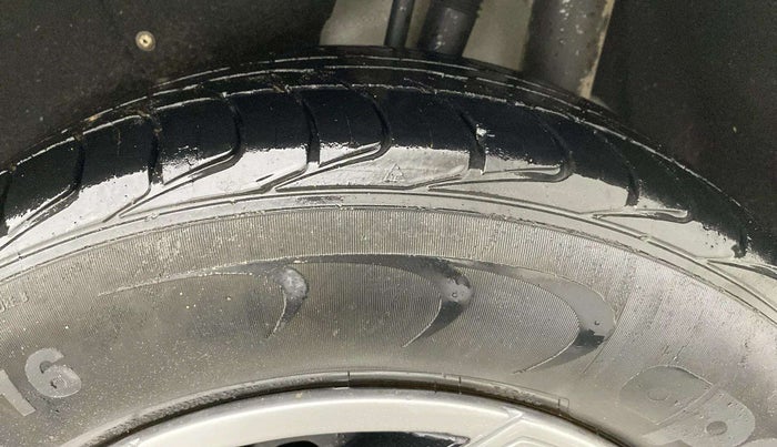 2019 Mahindra MARAZZO M4 8 STR, Diesel, Manual, 33,215 km, Left Rear Tyre Tread