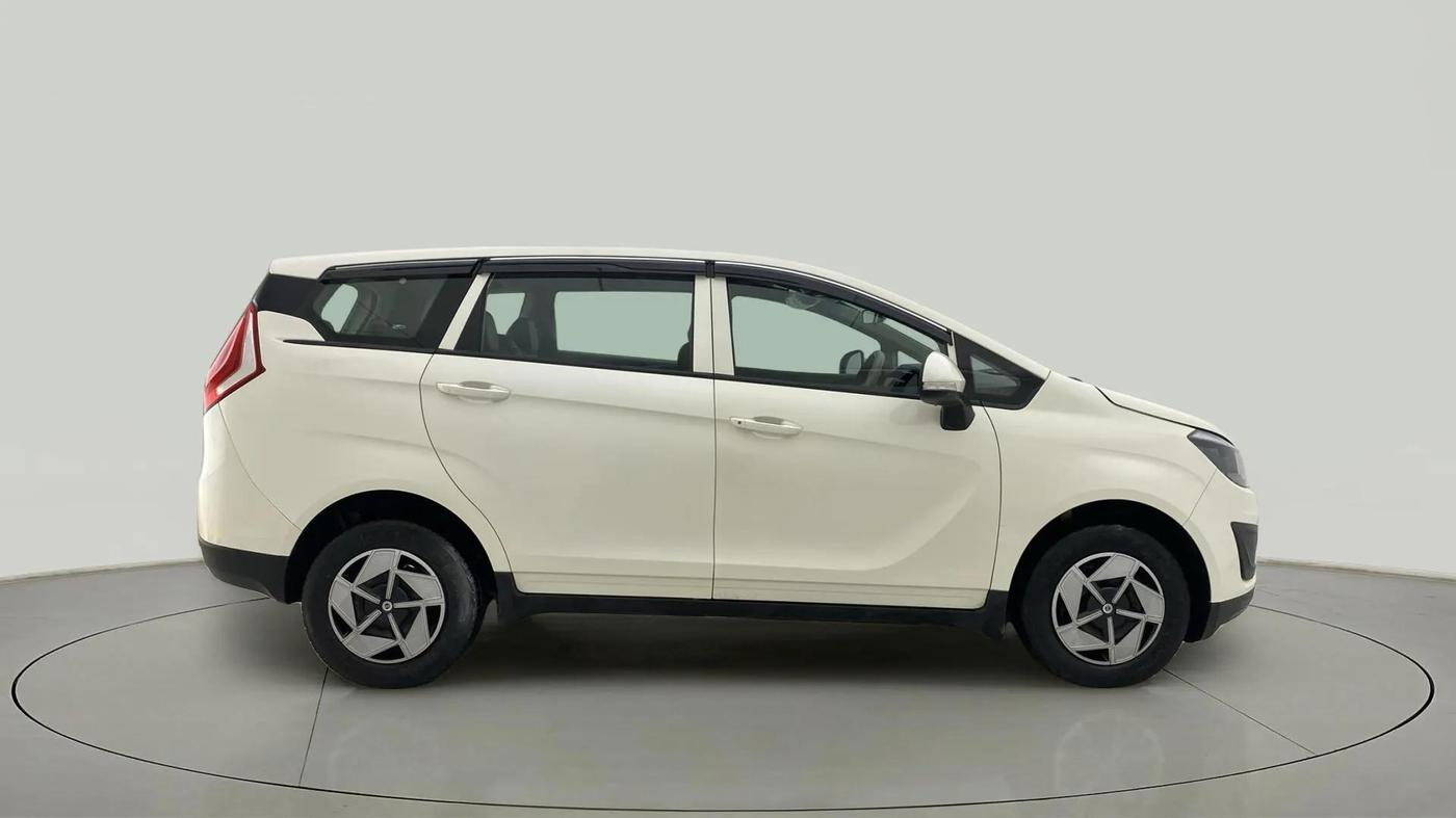 2019 Mahindra MARAZZO M4 8 STR, Diesel, Manual, 33,317 km, Right Side View