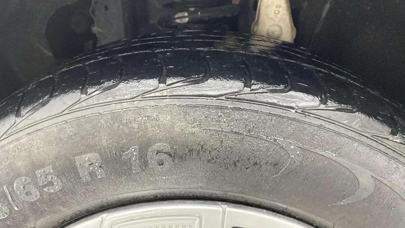 2019 Mahindra MARAZZO M4 8 STR, Diesel, Manual, 33,317 km, Left Front Tyre Tread