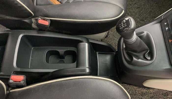 2019 Mahindra MARAZZO M4 8 STR, Diesel, Manual, 33,215 km, Gear Lever