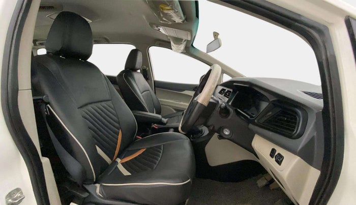 2019 Mahindra MARAZZO M4 8 STR, Diesel, Manual, 33,215 km, Right Side Front Door Cabin