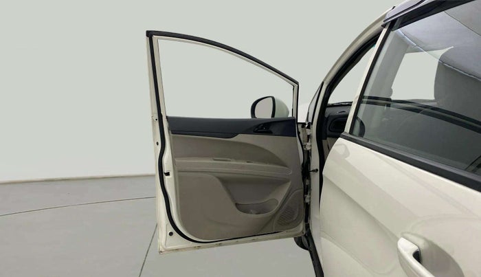 2019 Mahindra MARAZZO M4 8 STR, Diesel, Manual, 33,215 km, LHS Front Door