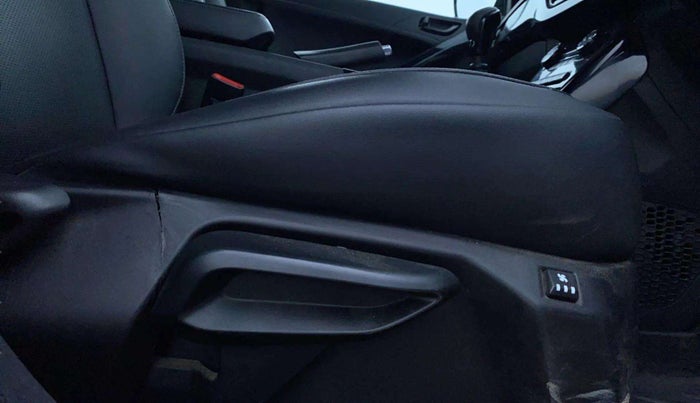 2022 Tata NEXON XZ PLUS DIESEL (L) DARK EDITION, Diesel, Manual, 84,361 km, Driver Side Adjustment Panel