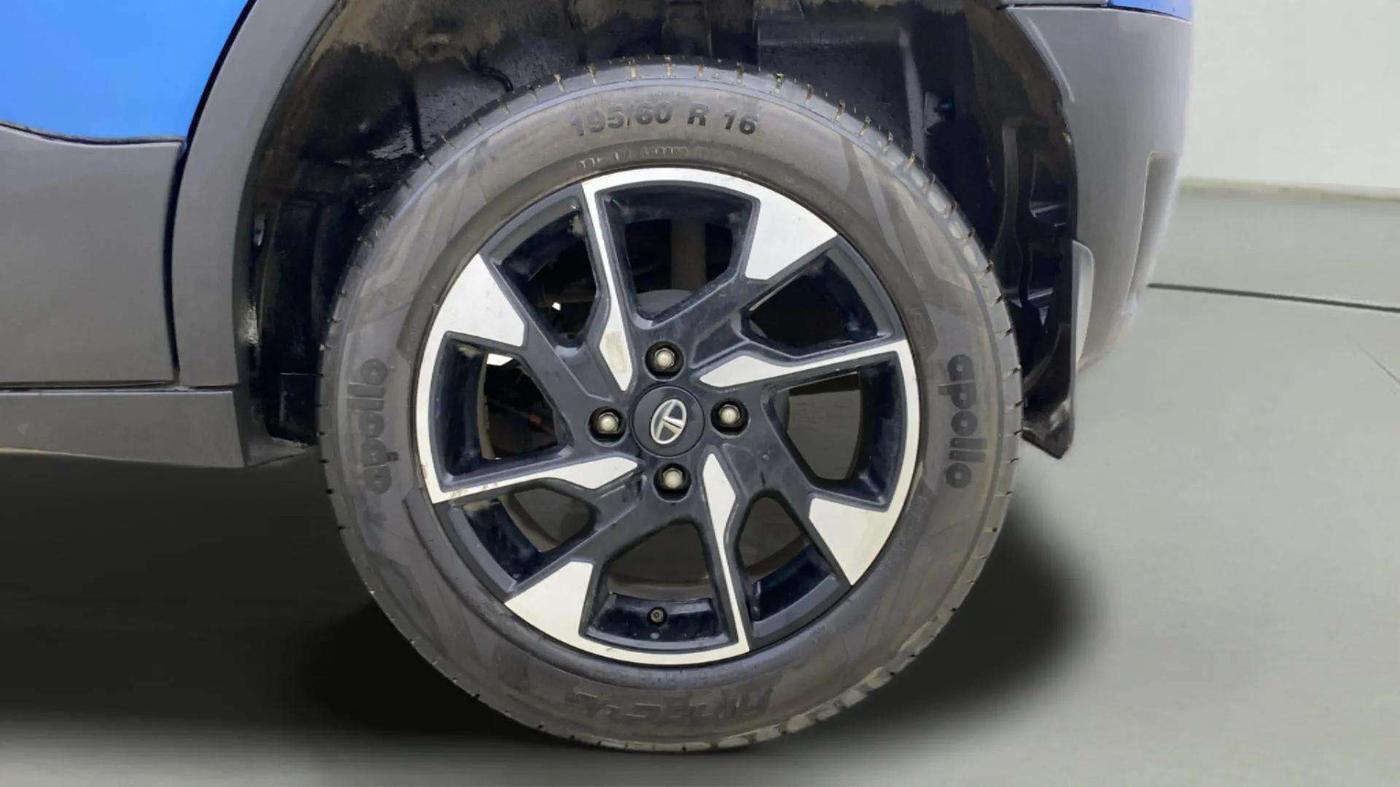 2021 Tata PUNCH CREATIVE IRA 1.2 RTN DUAL TONE, Petrol, Manual, 14,978 km, Left Rear Wheel
