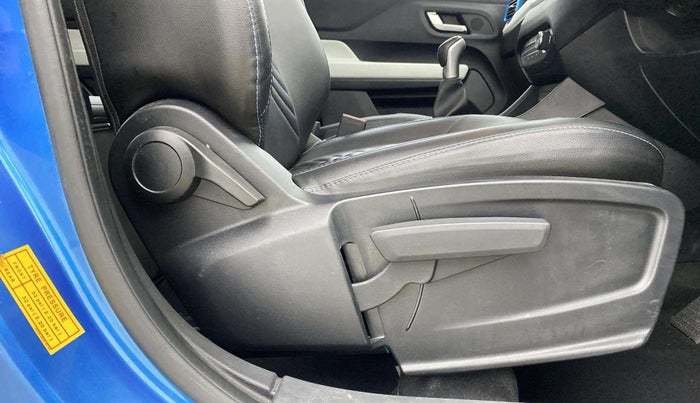 2021 Tata PUNCH CREATIVE IRA 1.2 RTN DUAL TONE, Petrol, Manual, 14,978 km, Driver Side Adjustment Panel
