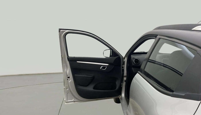 2022 Renault Kwid CLIMBER AMT 1.0, Petrol, Automatic, 29,113 km, LHS Front Door