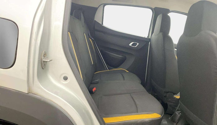 2022 Renault Kwid CLIMBER AMT 1.0, Petrol, Automatic, 29,113 km, Right Side Rear Door Cabin