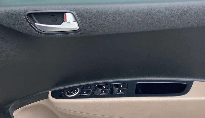 2018 Hyundai Xcent SX 1.2 CRDI, Diesel, Manual, 1,05,802 km, Driver Side Door Panels Control