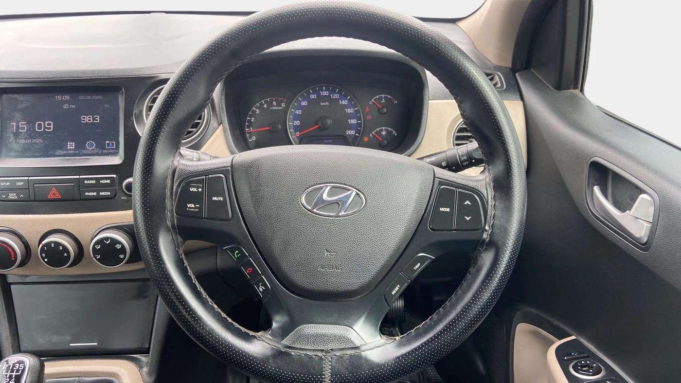 2018 Hyundai Xcent SX 1.2 CRDI, Diesel, Manual, 1,06,041 km, Steering Wheel Close Up