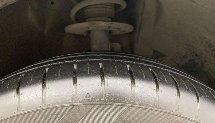 2023 Maruti Baleno DELTA 1.2 AGS, Petrol, Automatic, 30,817 km, Right Front Tyre Tread