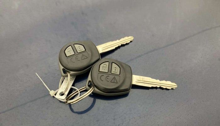 2023 Maruti Baleno DELTA 1.2 AGS, Petrol, Automatic, 30,817 km, Key Close Up