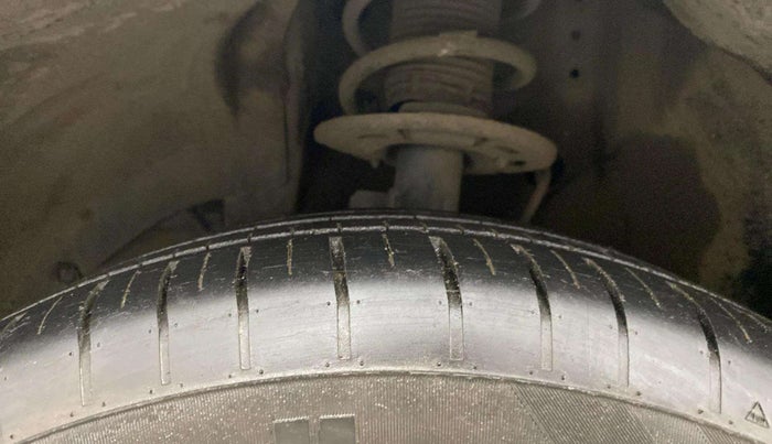 2023 Maruti Baleno DELTA 1.2 AGS, Petrol, Automatic, 30,817 km, Left Front Tyre Tread