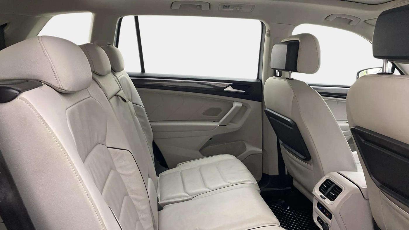 2020 Volkswagen TIGUAN ALL SPACE 2.0 TSI, Petrol, Automatic, 87,642 km, Right Side Rear Door Cabin