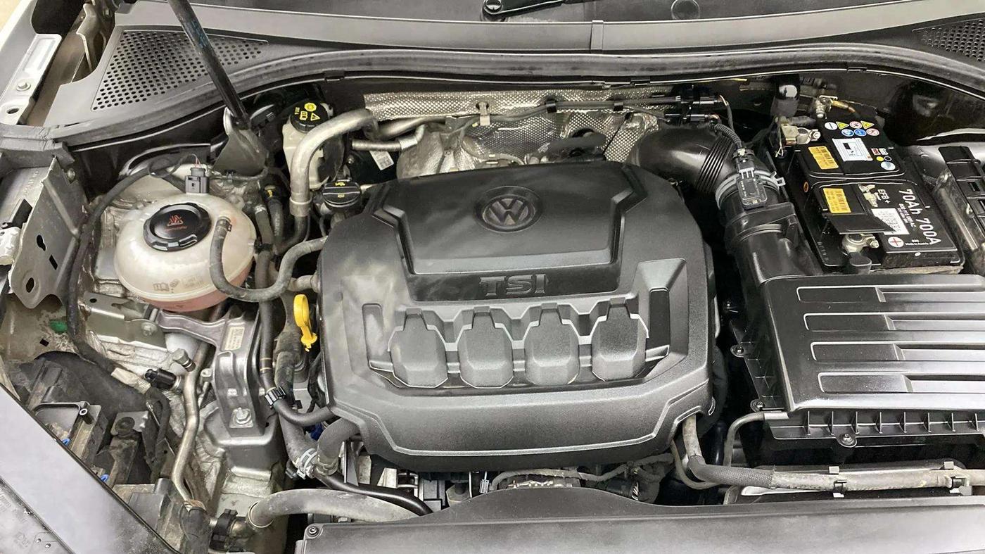 2020 Volkswagen TIGUAN ALL SPACE 2.0 TSI, Petrol, Automatic, 87,642 km, Engine View - Right
