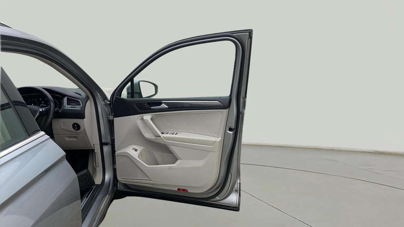 2020 Volkswagen TIGUAN ALL SPACE 2.0 TSI, Petrol, Automatic, 87,642 km, RHS Front Door