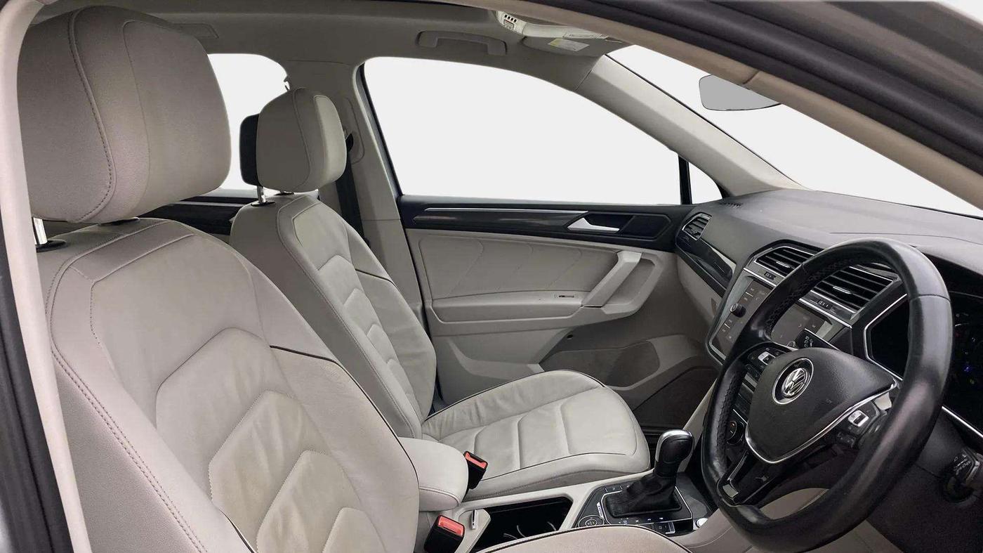 2020 Volkswagen TIGUAN ALL SPACE 2.0 TSI, Petrol, Automatic, 87,642 km, Right Side Front Door Cabin