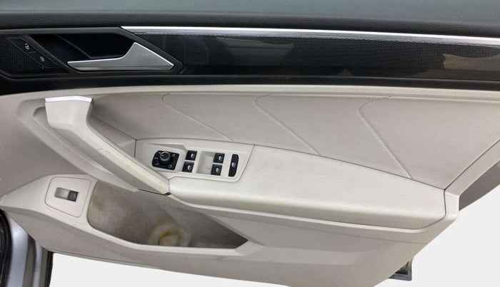 2020 Volkswagen TIGUAN ALL SPACE 2.0 TSI, Petrol, Automatic, 87,378 km, Driver Side Door Panels Control