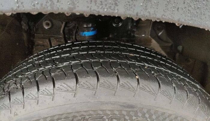 2024 Toyota INNOVA HYCROSS VX HYBRID 7 STR, Hybrid, Automatic, 30,919 km, Right Front Tyre Tread