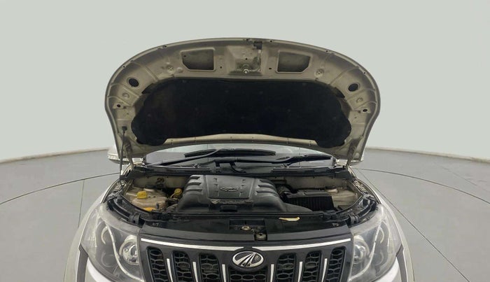 2016 Mahindra XUV500 W8 1.99, Diesel, Manual, 41,155 km, Open Bonet