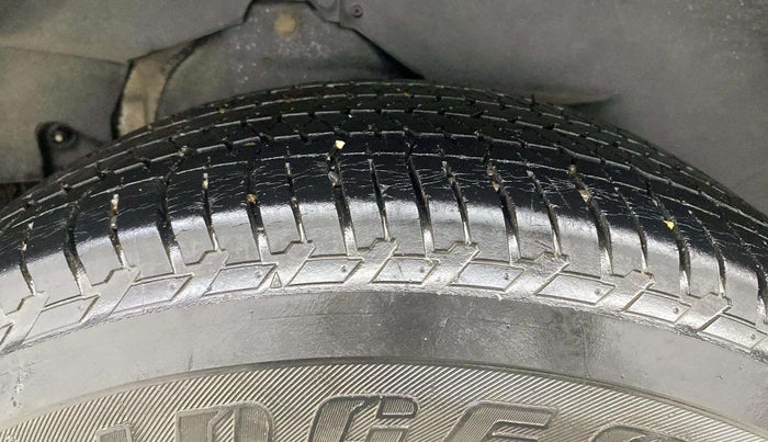 2016 Mahindra XUV500 W8 1.99, Diesel, Manual, 41,155 km, Right Rear Tyre Tread