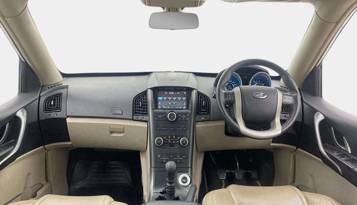 2016 Mahindra XUV500 W8 1.99, Diesel, Manual, 41,155 km, Dashboard