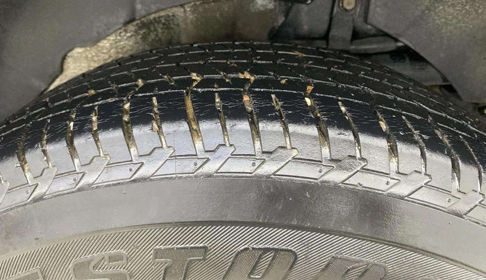 2016 Mahindra XUV500 W8 1.99, Diesel, Manual, 41,155 km, Left Rear Tyre Tread