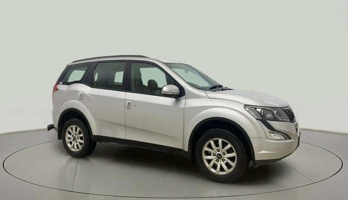 2016 Mahindra XUV500 W8 1.99, Diesel, Manual, 41,155 km, Right Front Diagonal