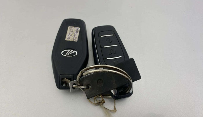 2016 Mahindra XUV500 W8 1.99, Diesel, Manual, 41,155 km, Key Close Up