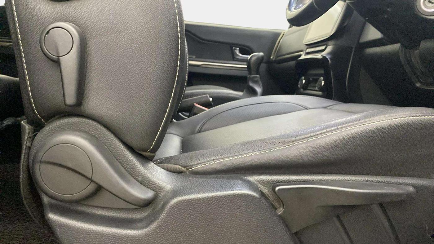 2018 Tata Hexa XT 4X2 7 STR, Diesel, Manual, 1,41,965 km, Driver Side Adjustment Panel