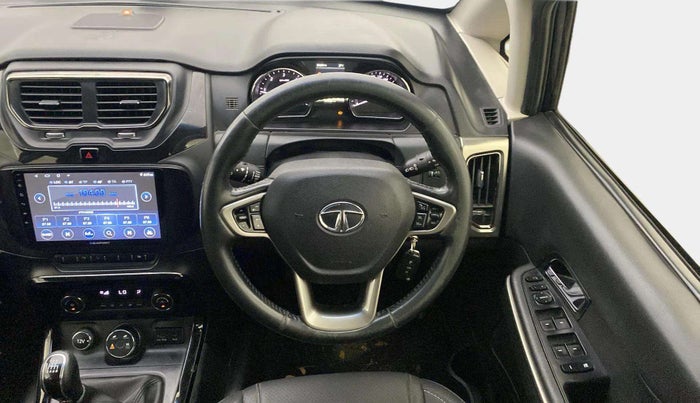 2018 Tata Hexa XT 4X2 7 STR, Diesel, Manual, 1,41,922 km, Steering Wheel Close Up