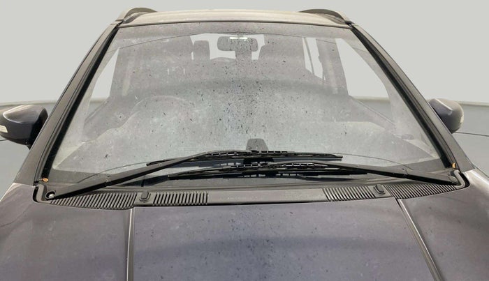 2018 Tata Hexa XT 4X2 7 STR, Diesel, Manual, 1,41,922 km, Front Windshield