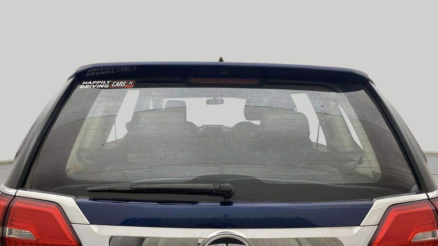 2018 Tata Hexa XT 4X2 7 STR, Diesel, Manual, 1,41,965 km, Rear Windshield