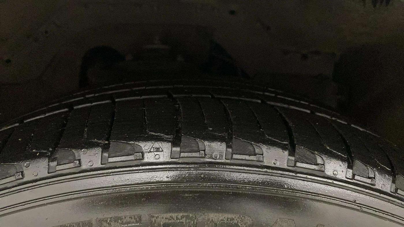 2018 Tata Hexa XT 4X2 7 STR, Diesel, Manual, 1,41,965 km, Left Front Tyre Tread