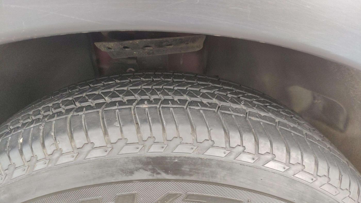 2016 Landrover DISCOVERY SPORT HSE, Diesel, Automatic, 43,444 km, Left Front Tyre Tread
