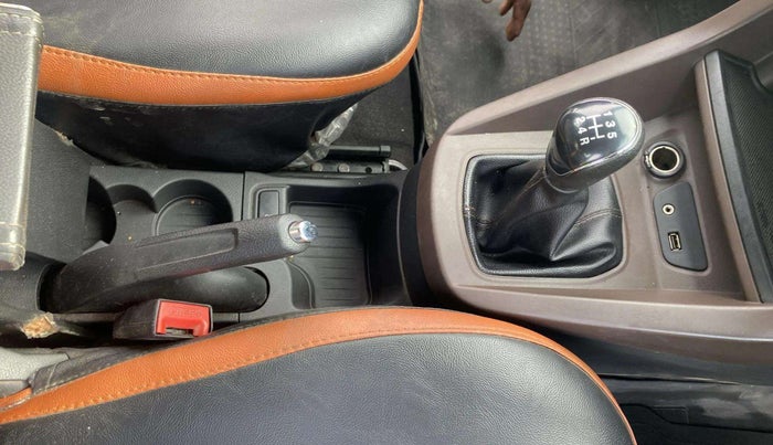 2019 Ford FREESTYLE TITANIUM 1.2 PETROL, Petrol, Manual, 74,798 km, Gear Lever