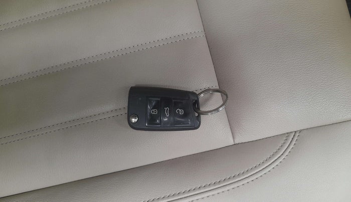2020 Skoda Karoq STYLE 1.5 TSI AT, Petrol, Automatic, 74,041 km, Key Close Up