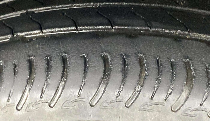 2022 Maruti S PRESSO VXI CNG, CNG, Manual, 34,117 km, Right Front Tyre Tread